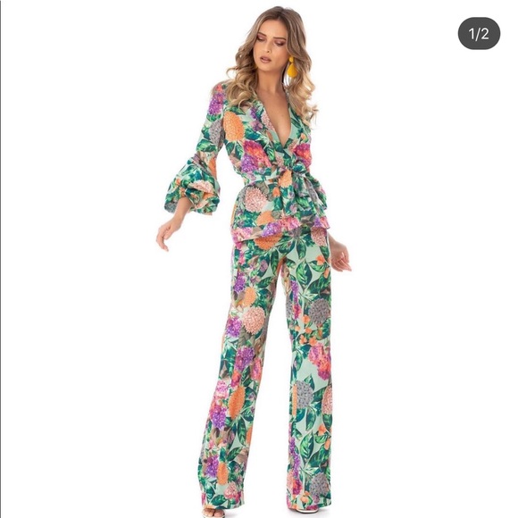 Beautiful suit (blazer and pants ) - Picture 5 of 5